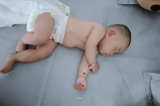 神木宝宝几个月可以吃水果